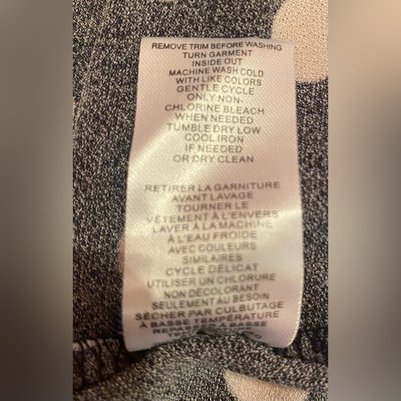 Tahari Women’s Black Polka Dot Elbow Sleeves Crewneck Blouse Top Size Large - Picture 8 of 8